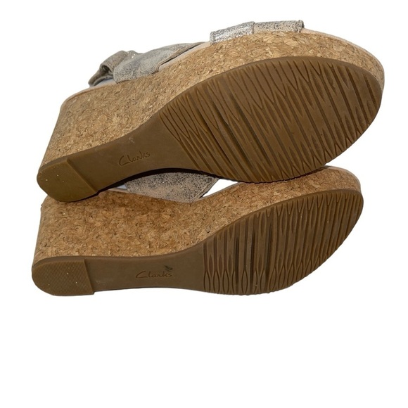 Clarks Collection Women Sandals Size 9M Metallic Slip On Cork Wedge Platform - Picture 9 of 14